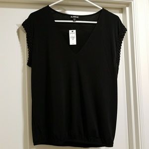 Express Sleevless Blouse